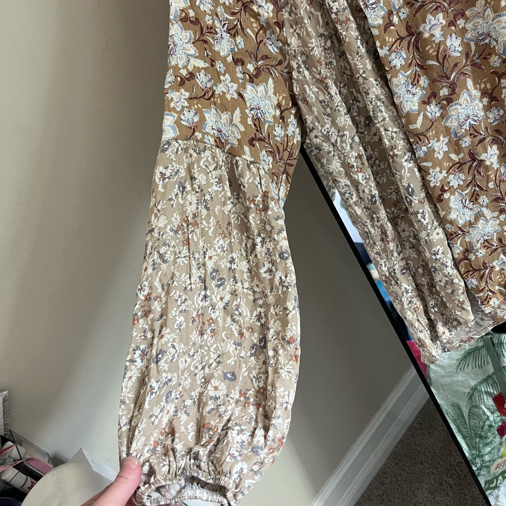 NWT 1 4 3 Story Floral Print Women's Top - Picture 2 of 7